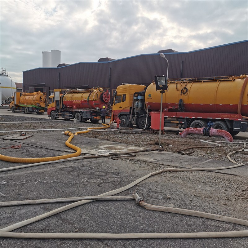 成华污水池清理